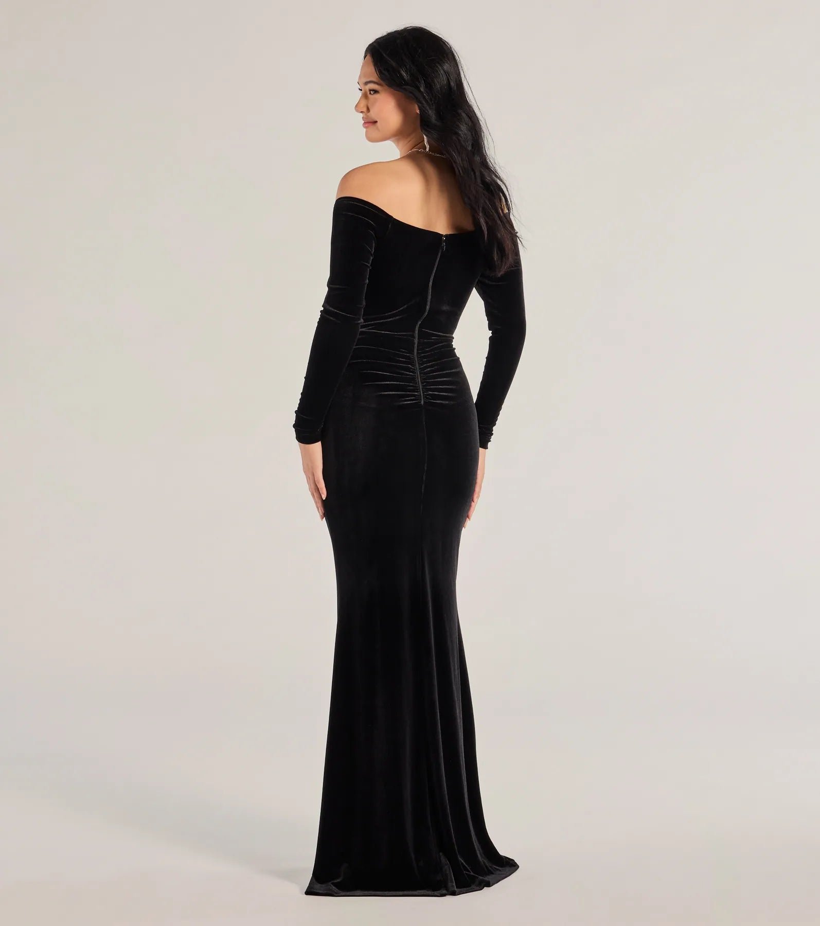 Sonya Off-The-Shoulder Velvet Mermaid Dress - Image 2