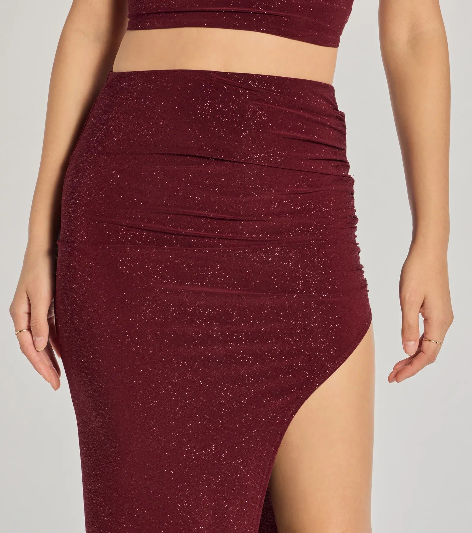 Glitzy Affair High-Slit Glitter Midi Skirt - Image 3